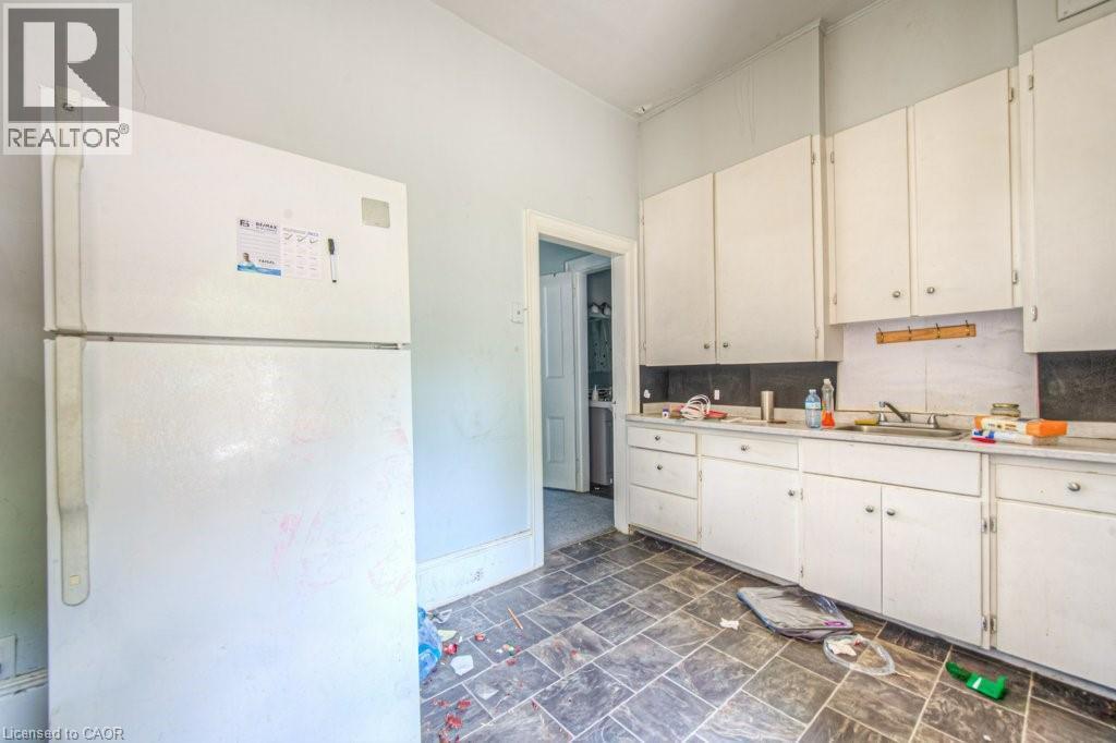 245 Ainslie Street S, Cambridge, ON