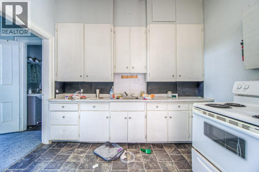 245 Ainslie Street S, Cambridge, ON