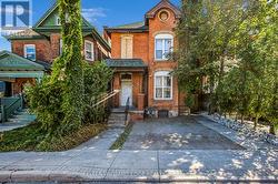128 JOHN STREET N  Hamilton, ON L8R 1H6