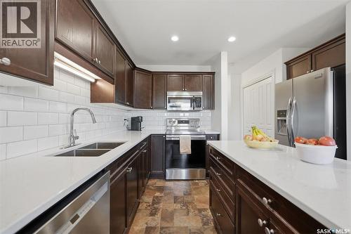 378 Coad Manor, Saskatoon, SK 