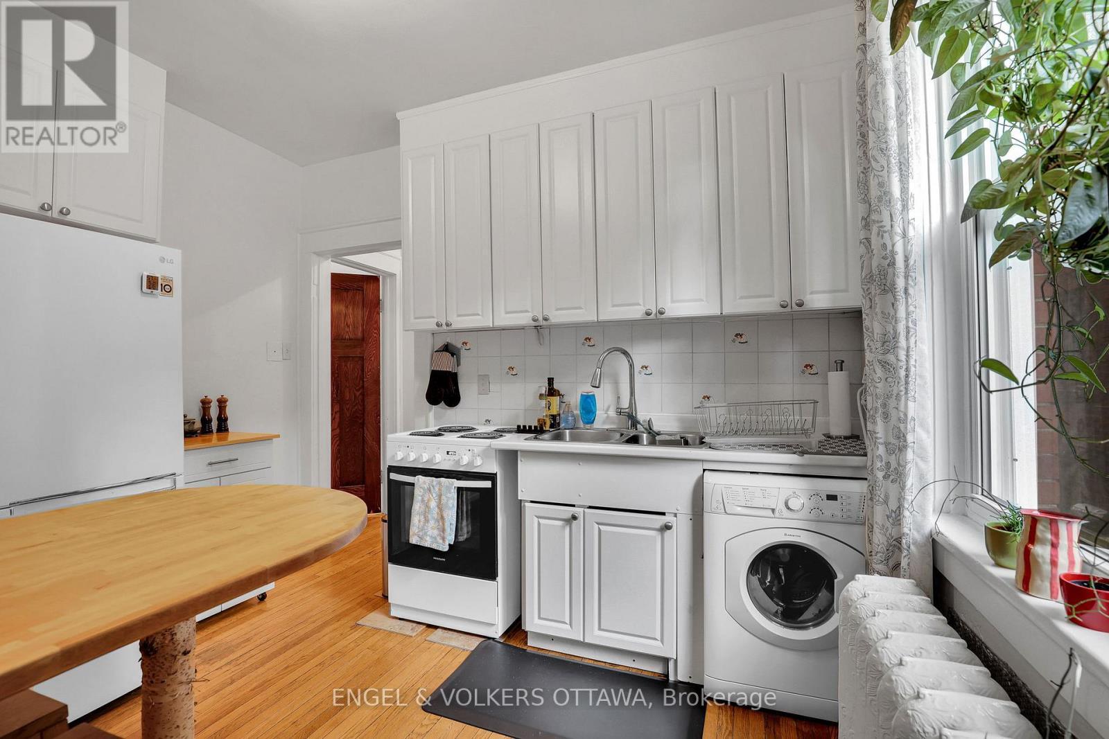Unit 1 Kitchen - 5 Woodlawn Avenue, Ottawa, ON