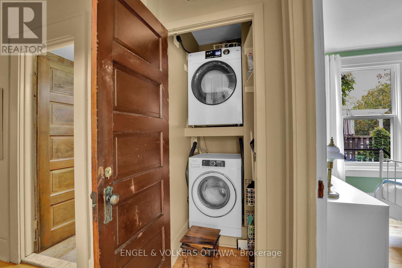 Unit 2 Laundry - 5 Woodlawn Avenue, Ottawa, ON