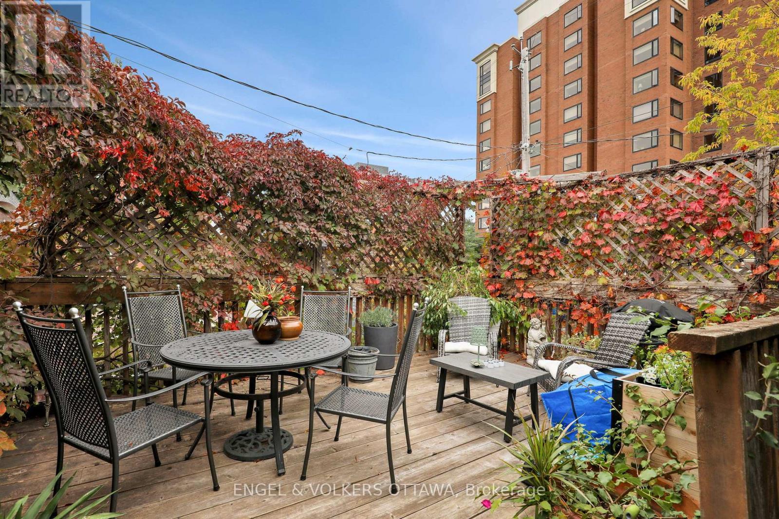 Unit 2 Back Deck - 5 Woodlawn Avenue, Ottawa, ON