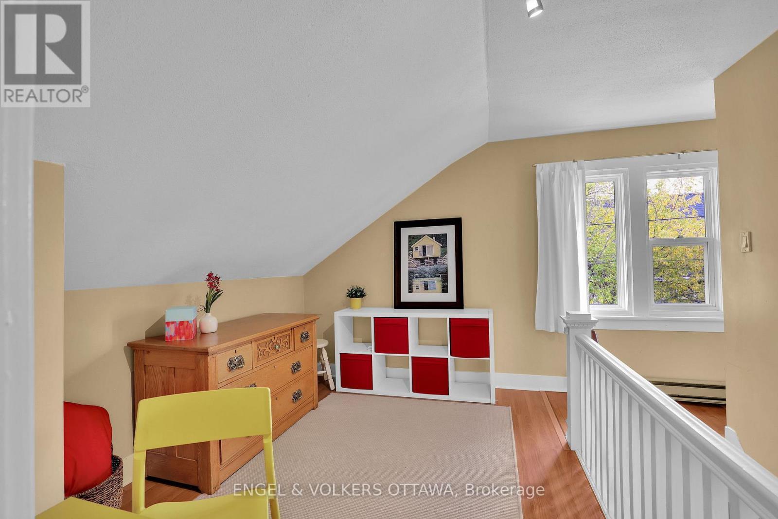 Unit 2 Office Area (Second Level of Unit) - 5 Woodlawn Avenue, Ottawa, ON