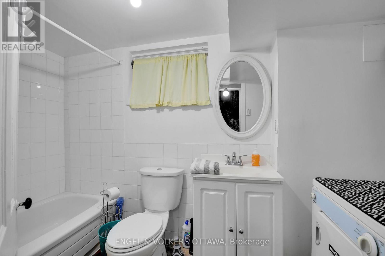 Unit 3 Bathroom (Lower Level) - 5 Woodlawn Avenue, Ottawa, ON