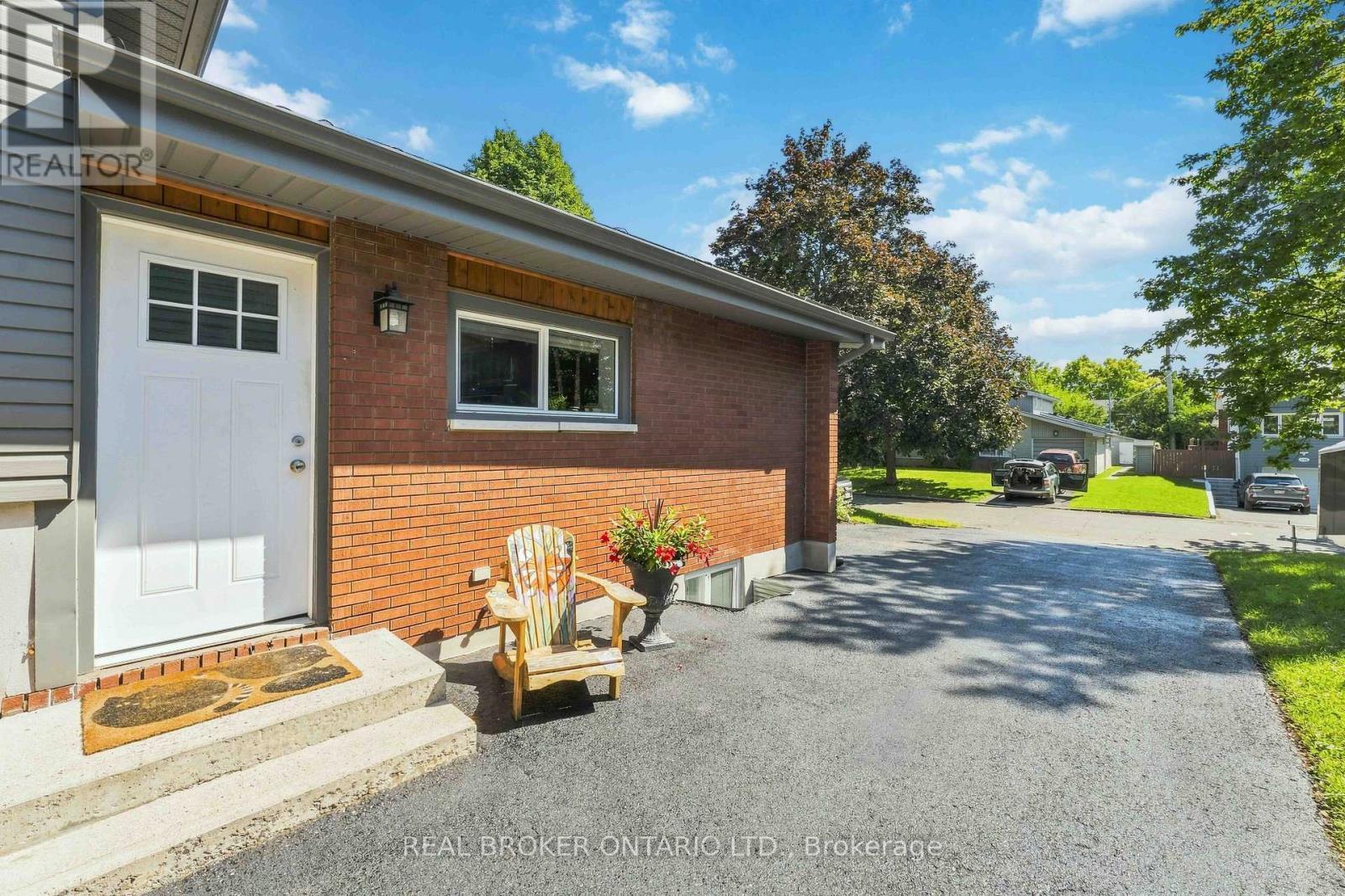 1849 Florida Avenue, Ottawa, ON