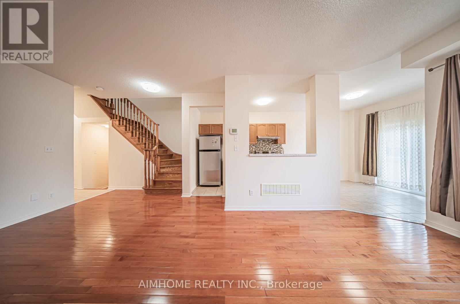 688 Courtney Valley Road, Mississauga, ON