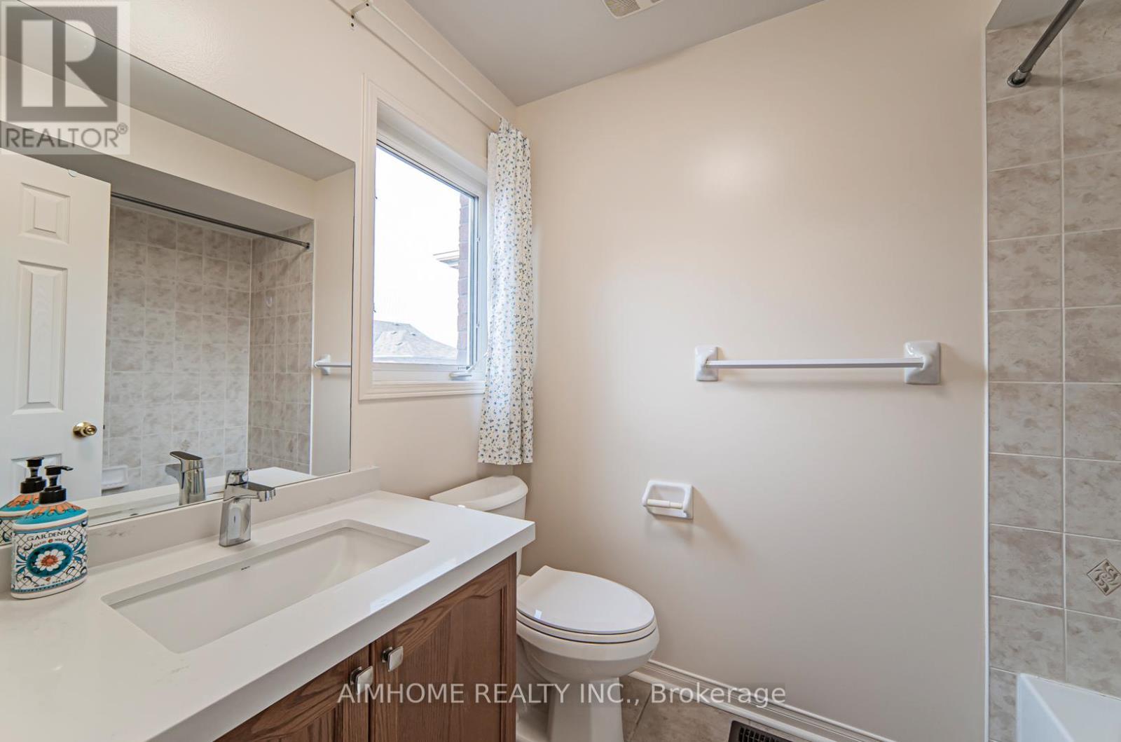 688 Courtney Valley Road, Mississauga, ON