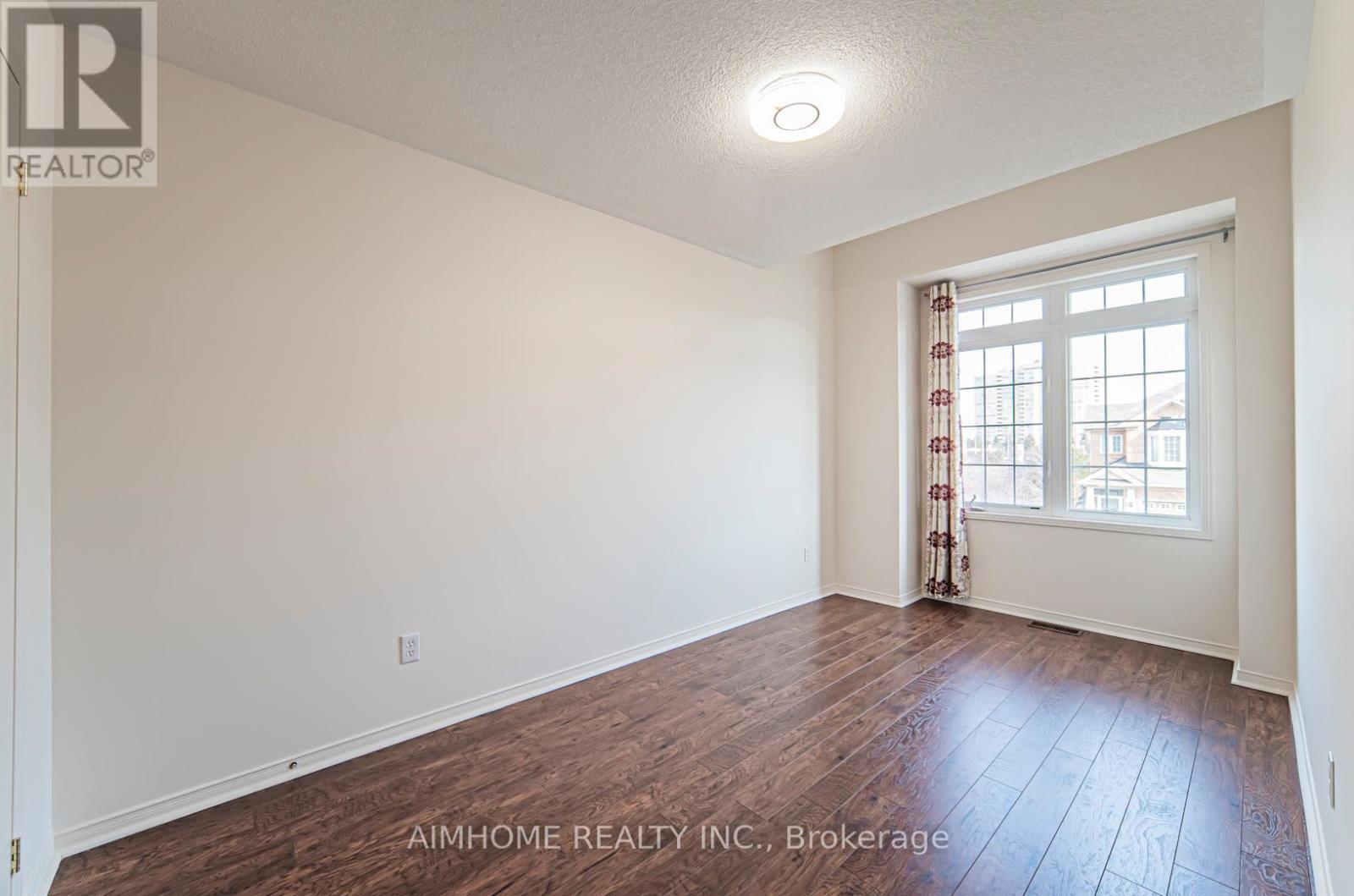 688 Courtney Valley Road, Mississauga, ON