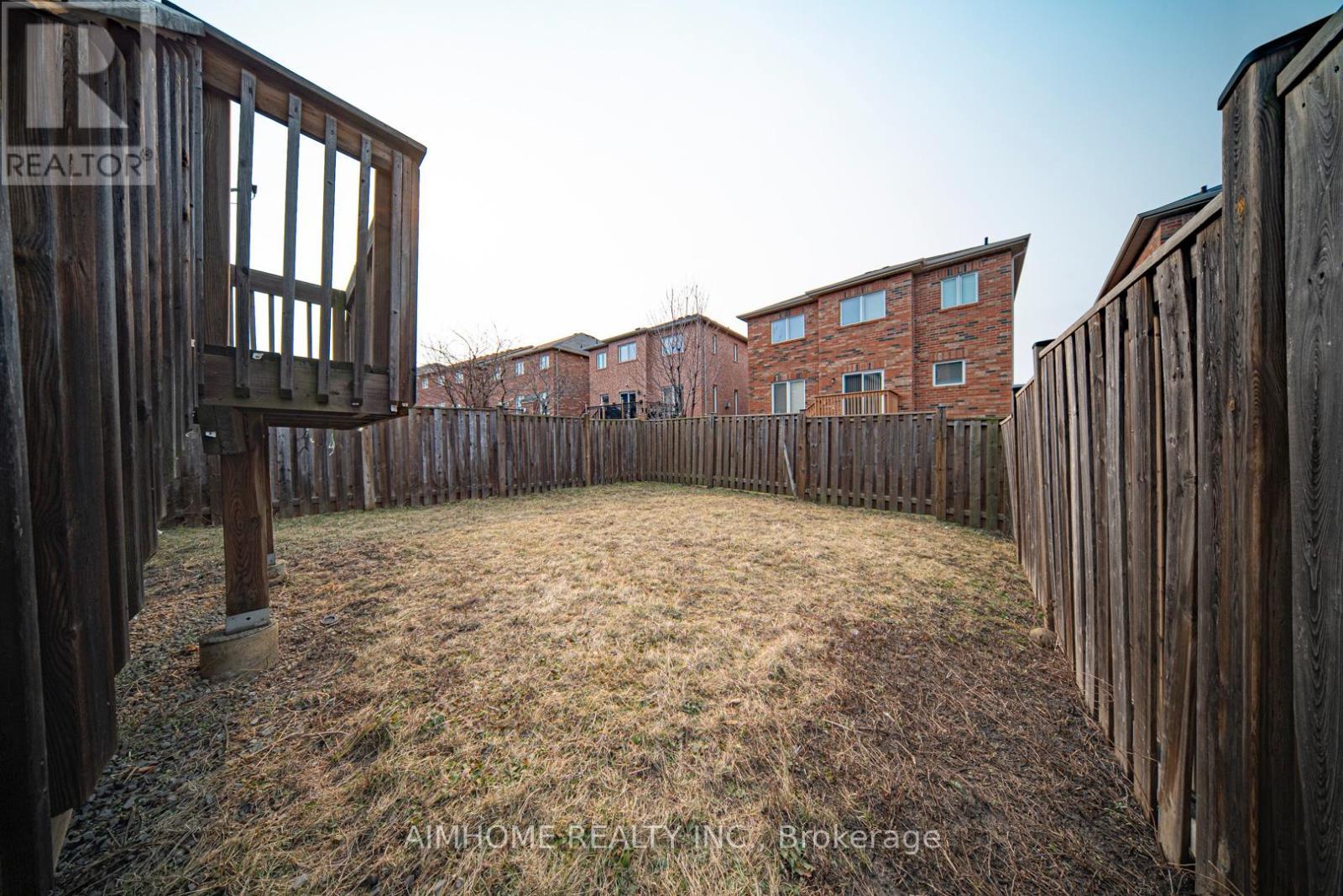 688 Courtney Valley Road, Mississauga, ON