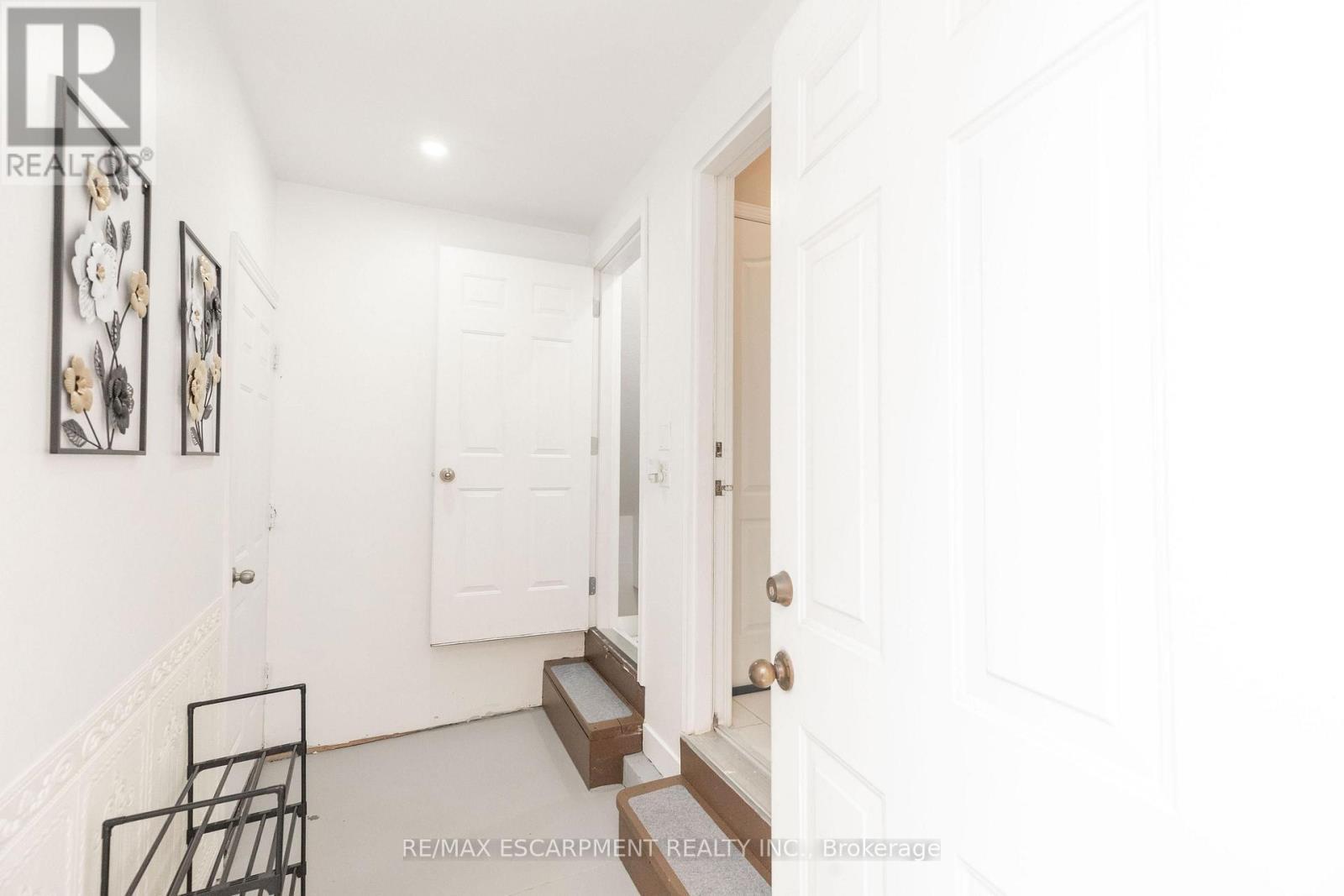 73 Appleblossom Drive, Hamilton, ON