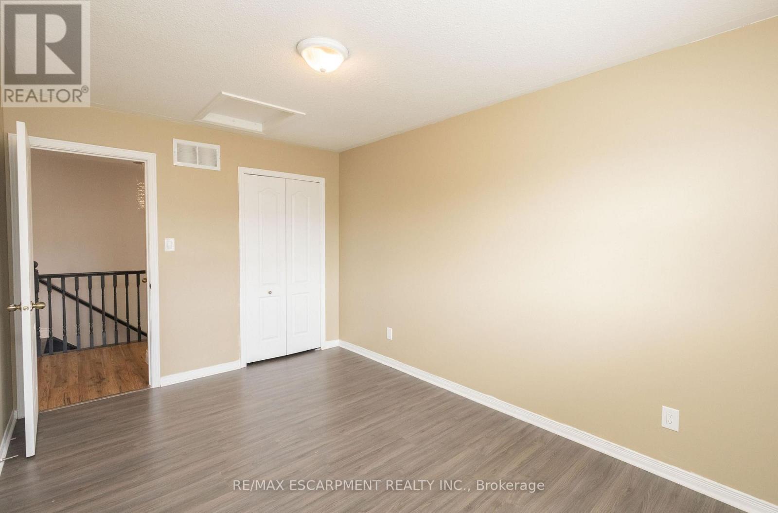 73 Appleblossom Drive, Hamilton, ON