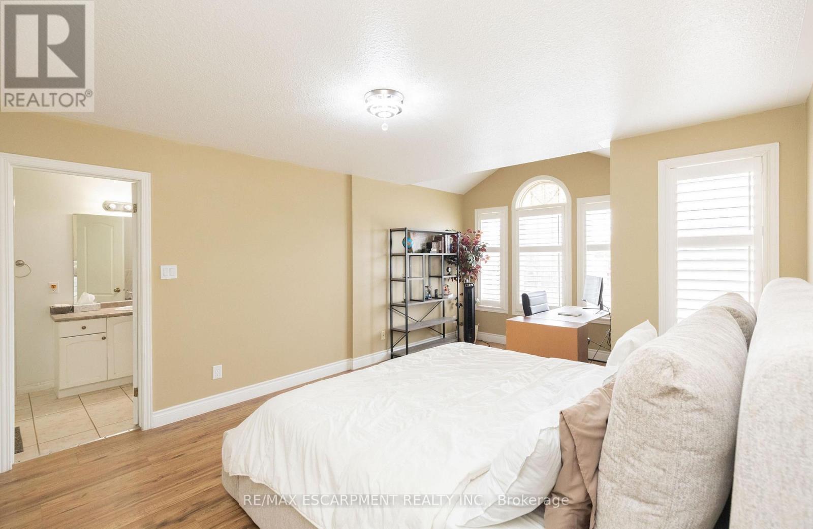 73 Appleblossom Drive, Hamilton, ON