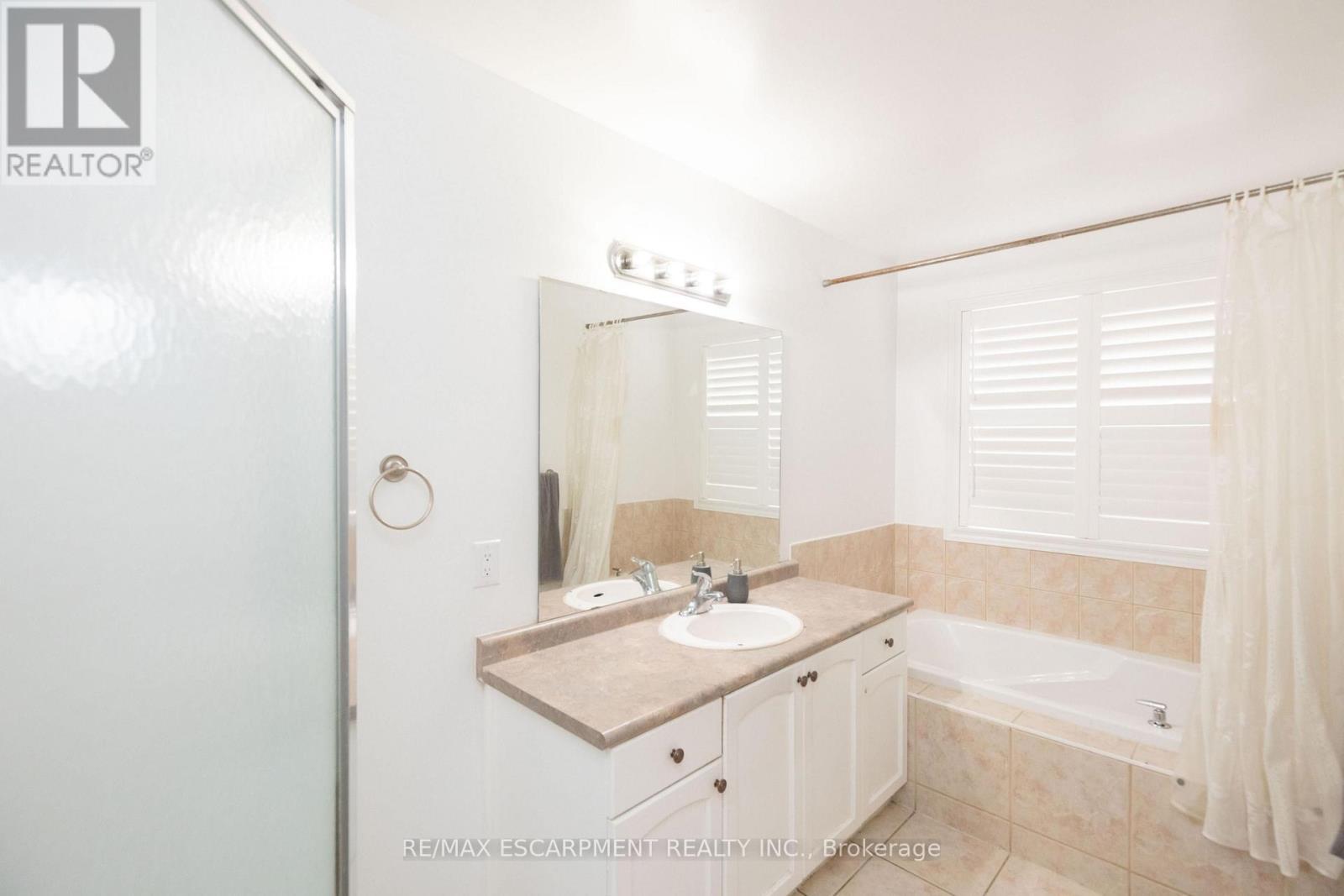 73 Appleblossom Drive, Hamilton, ON