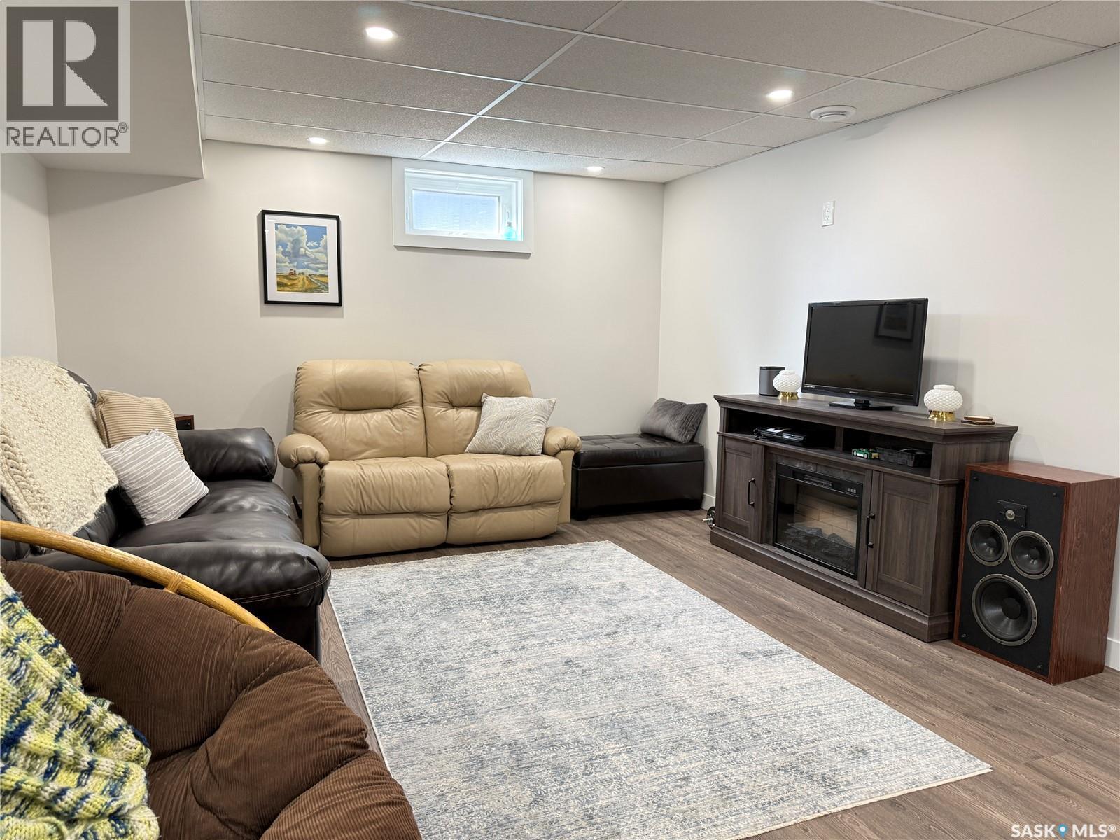 212 Ash Drive, Weyburn, SK