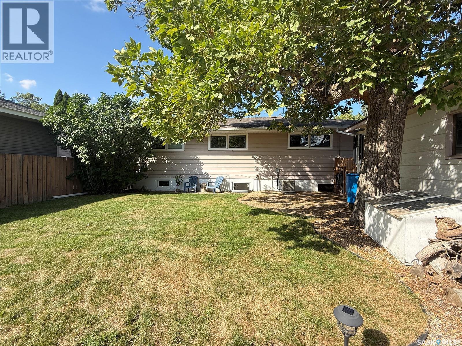 212 Ash Drive, Weyburn, SK