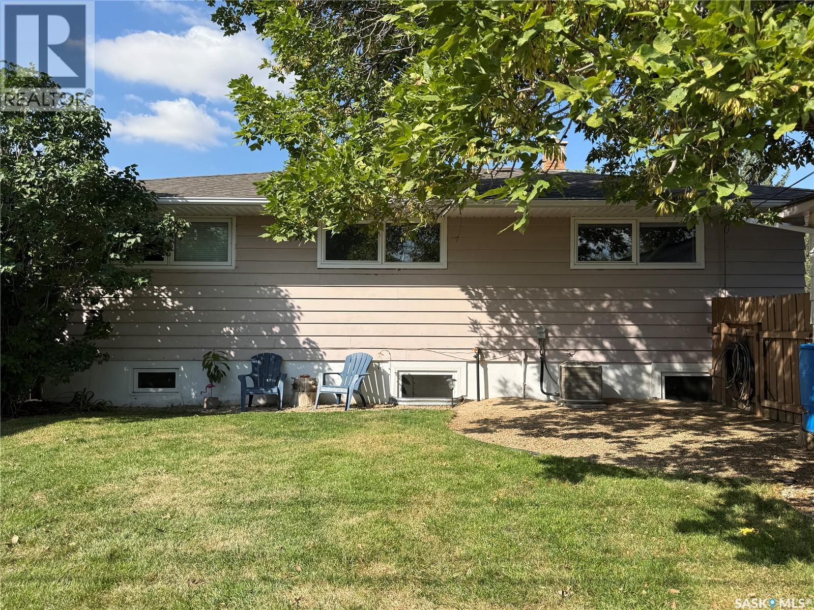 212 Ash Drive, Weyburn, SK