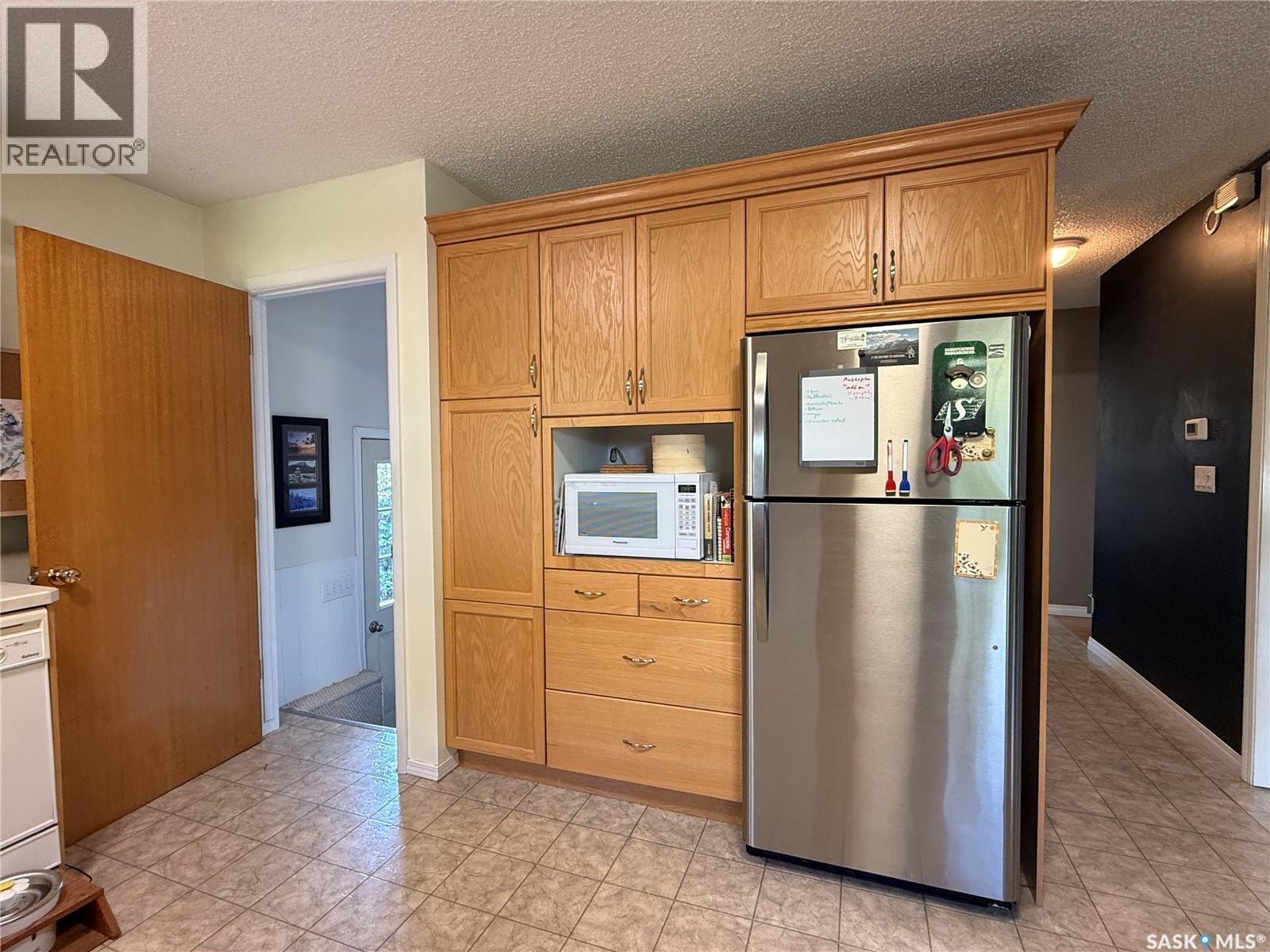 212 Ash Drive, Weyburn, SK