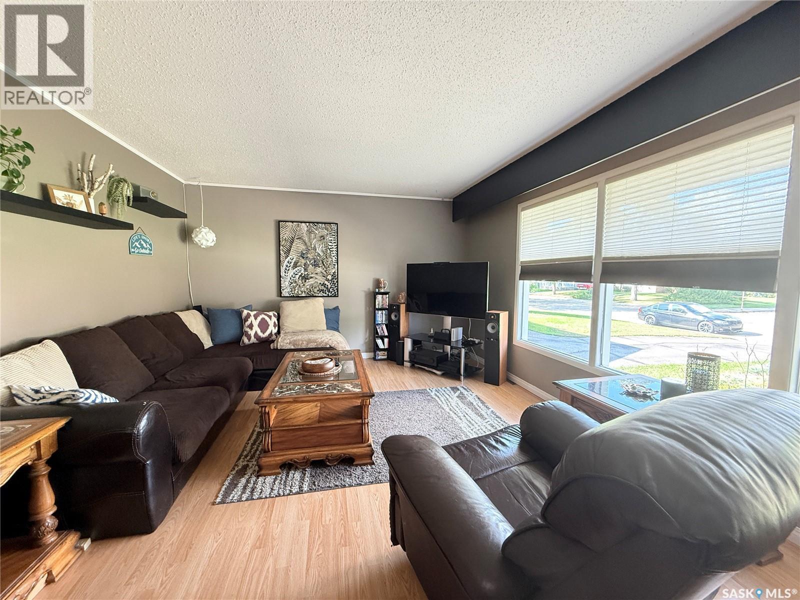 212 Ash Drive, Weyburn, SK