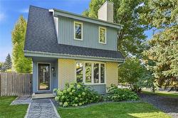 15 Scotsborough PL  Winnipeg, MB R2N 1Z5