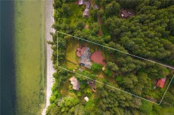 2070 Cooper Rd Gabriola Island, BC V0R 1X7