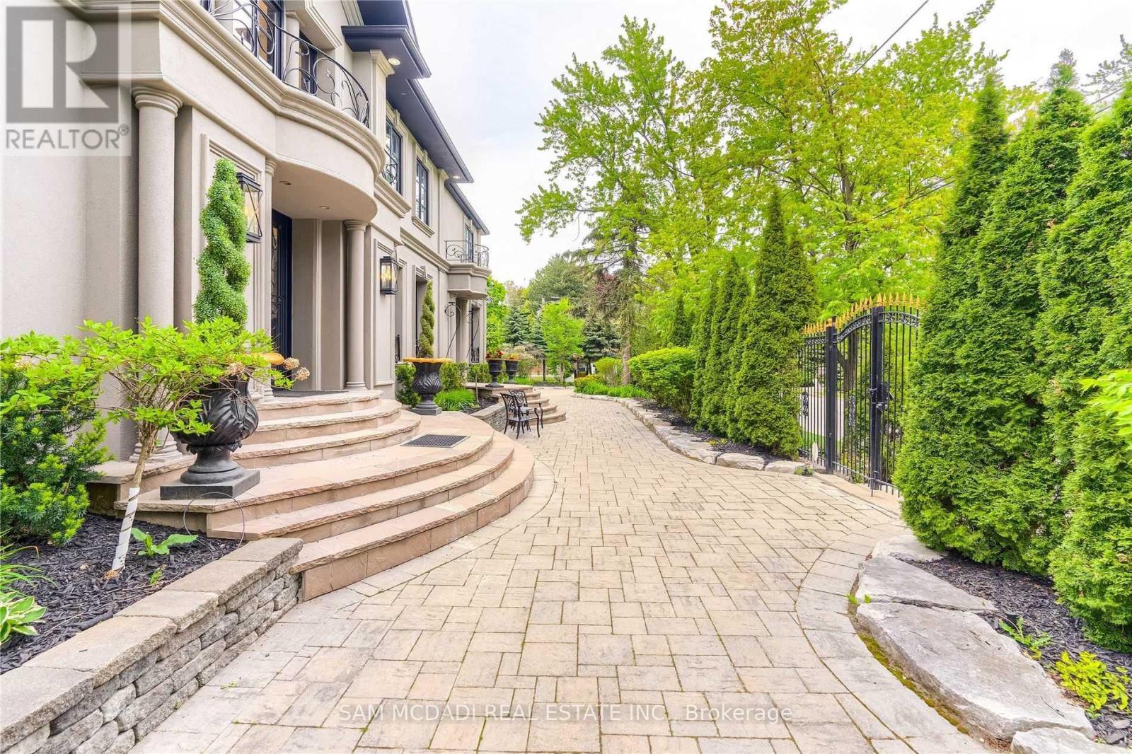 1540 Mississauga Road, Mississauga, ON