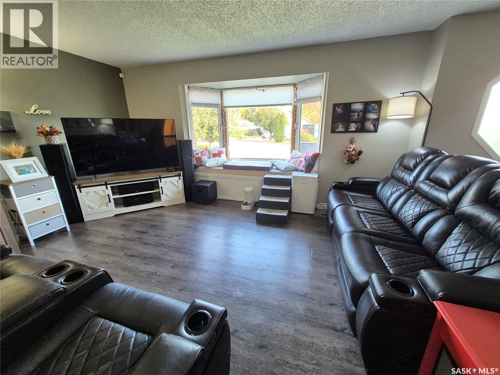 221 Bean Crescent, Weyburn, SK