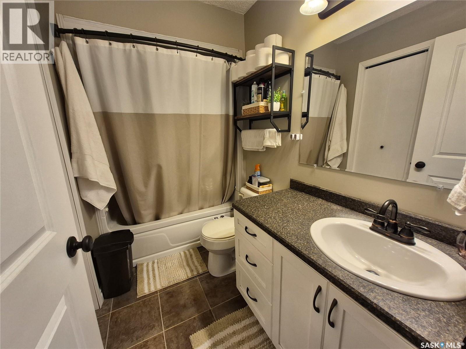 221 Bean Crescent, Weyburn, SK