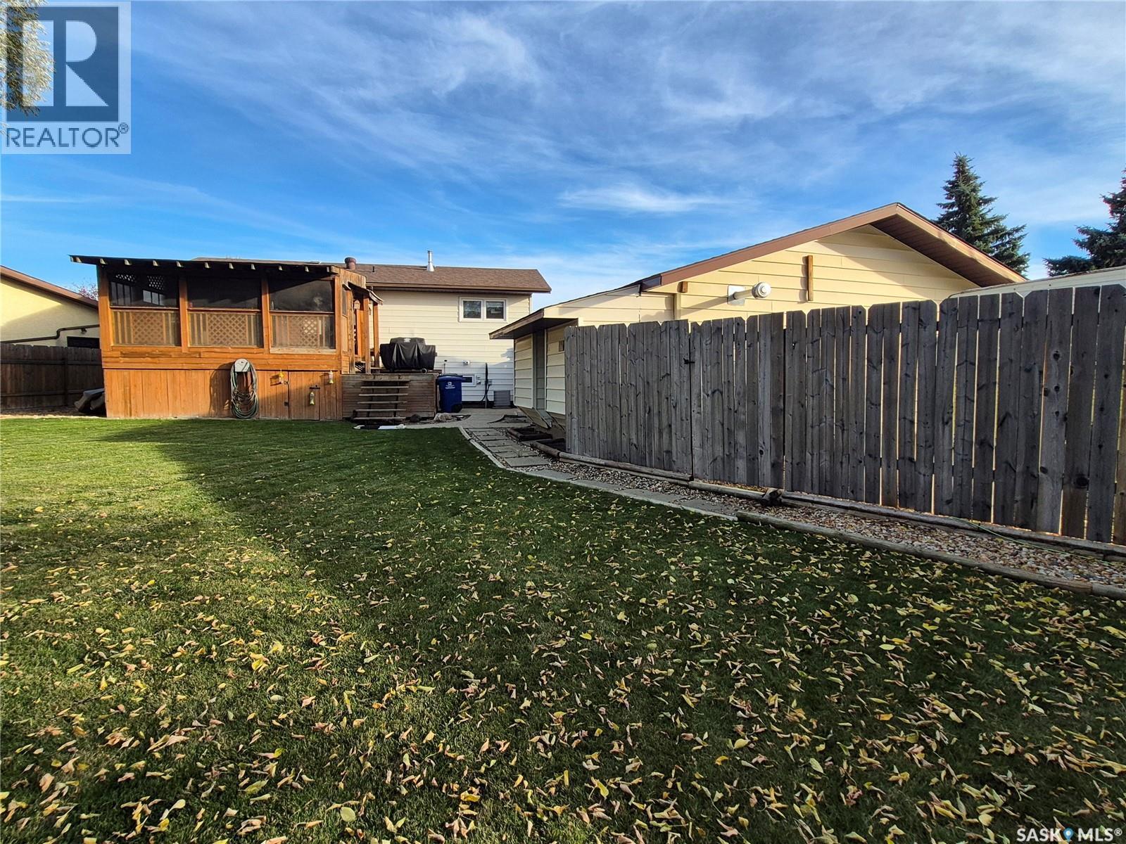 221 Bean Crescent, Weyburn, SK