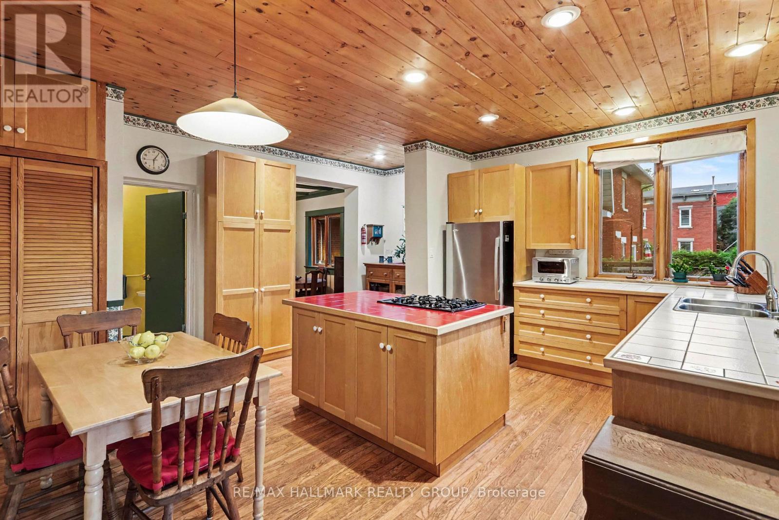 120 Hopewell Avenue, Ottawa, ON