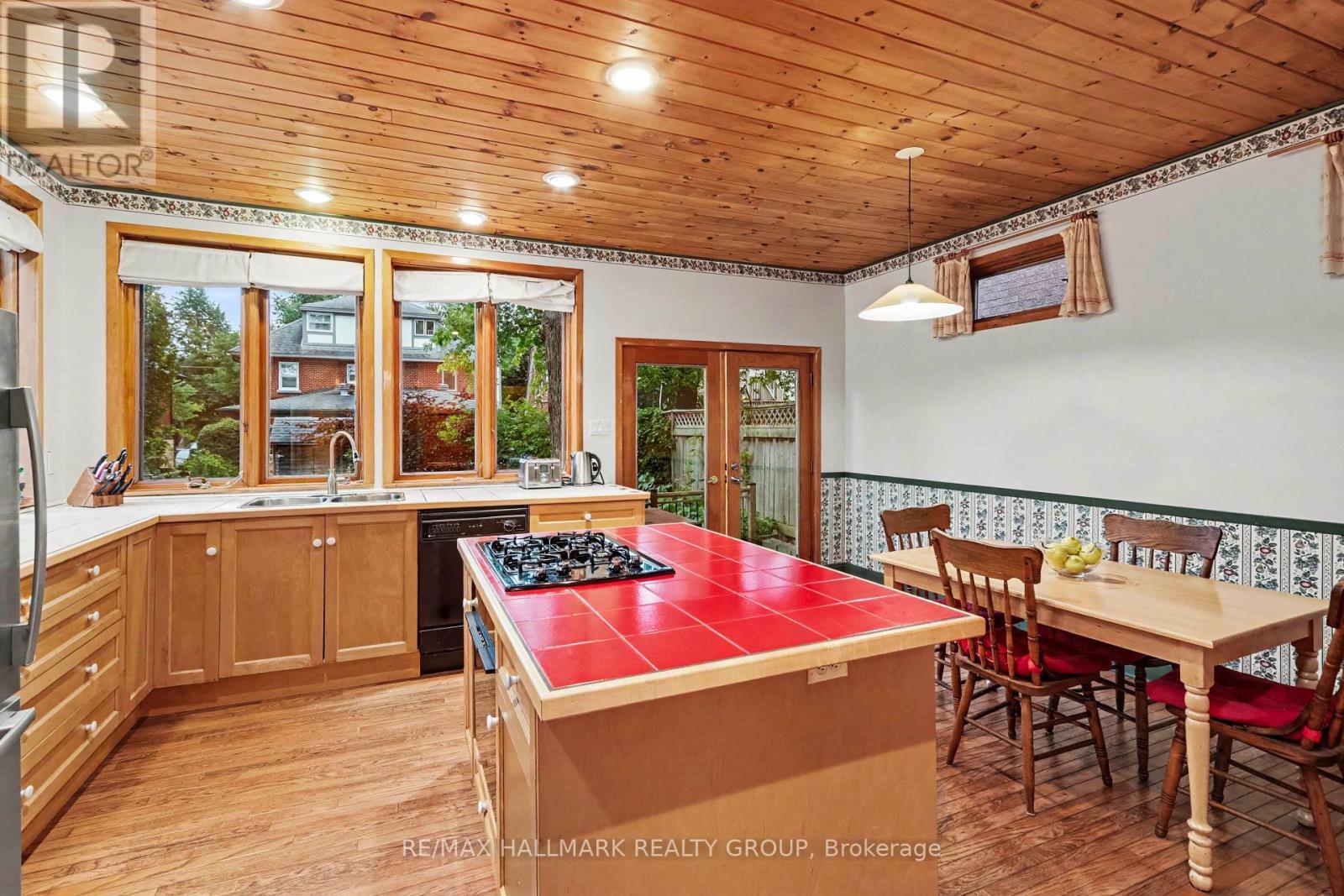 120 Hopewell Avenue, Ottawa, ON