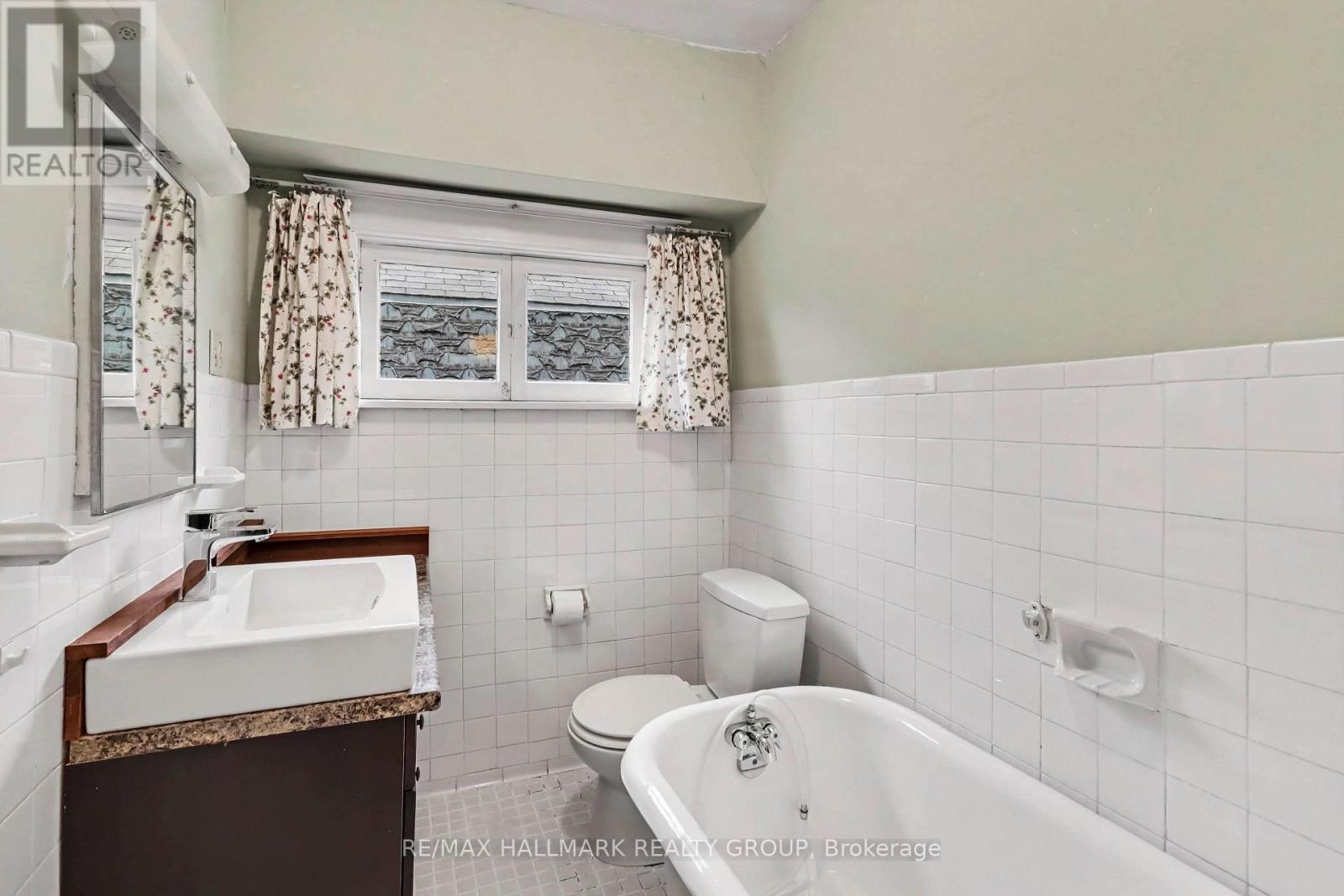 120 Hopewell Avenue, Ottawa, ON