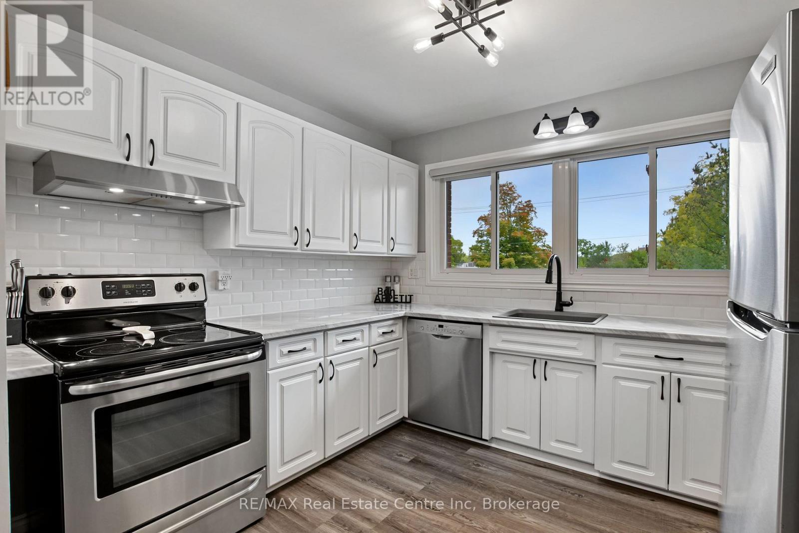 9 Greenbrook Drive, Kitchener, ON