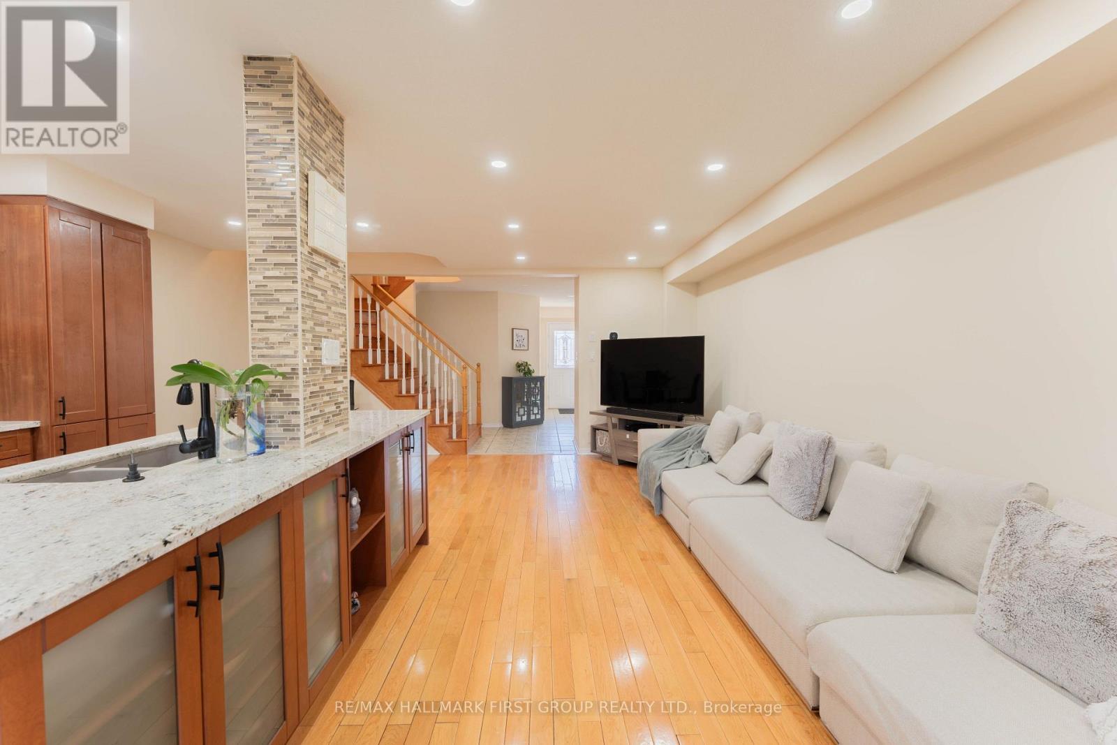 7686 Black Walnut Trail, Mississauga, ON
