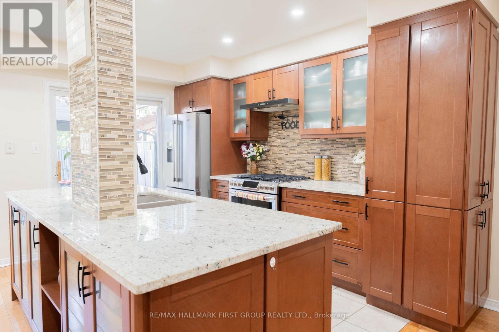 7686 Black Walnut Trail, Mississauga, ON