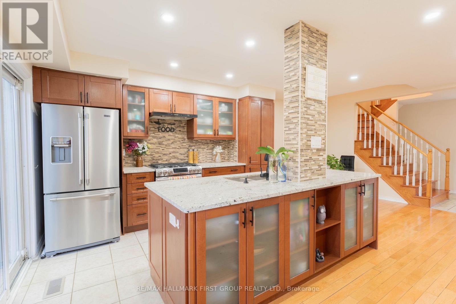 7686 Black Walnut Trail, Mississauga, ON