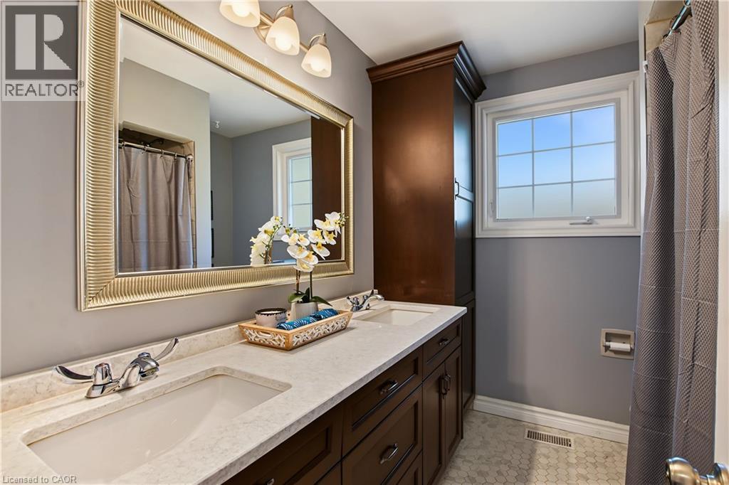111 Macgregor Crescent, Waterloo, ON