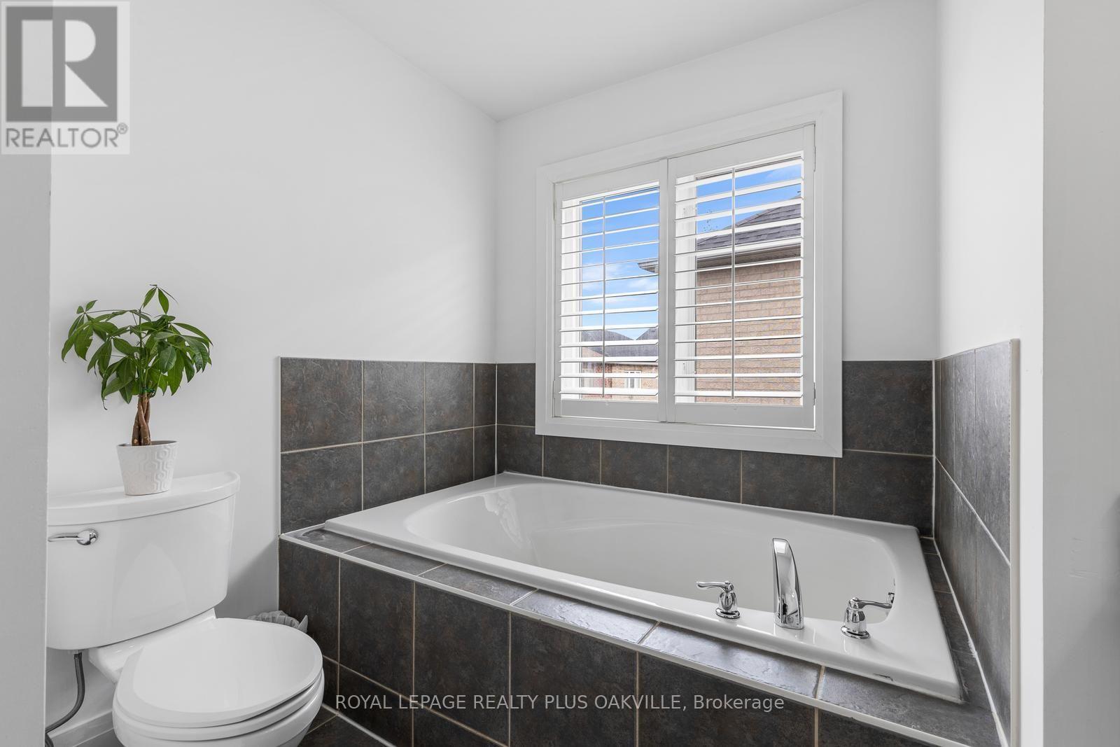 Ensuite Bathroom - 3119 Hedges Drive, Burlington, ON