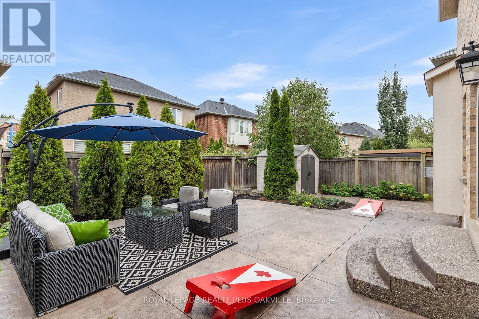 Low maintenance back garden - 3119 Hedges Drive, Burlington, ON