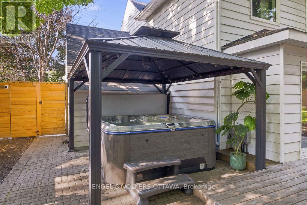 694 Island Park Drive, Ottawa, ON
