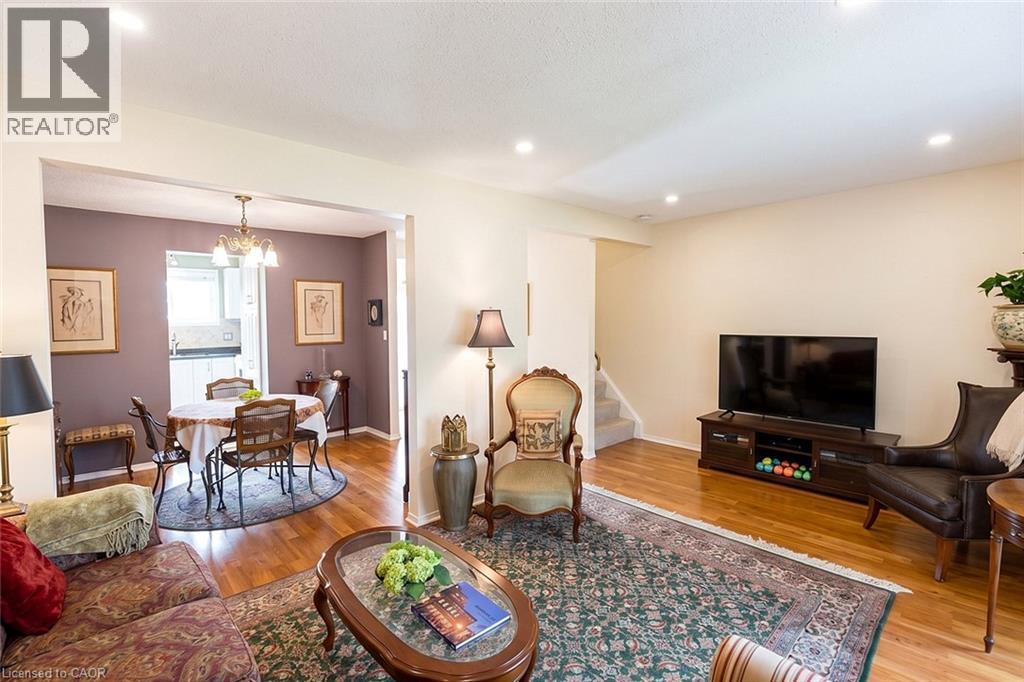 18 Claudette Gate, Hamilton, ON
