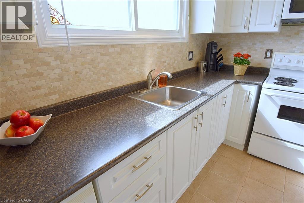 18 Claudette Gate, Hamilton, ON