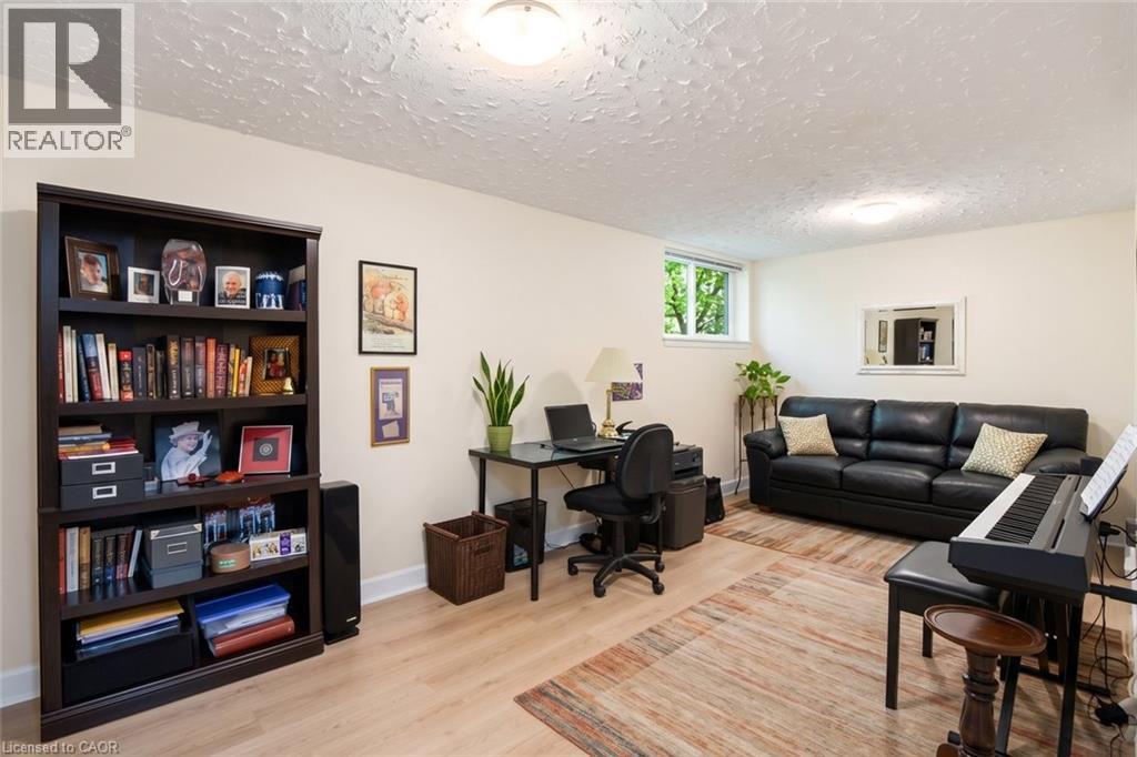 18 Claudette Gate, Hamilton, ON