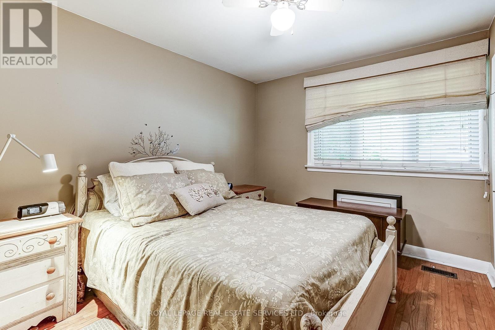 PRIMARY BEDROOM - 27 Sora Drive, Mississauga, ON
