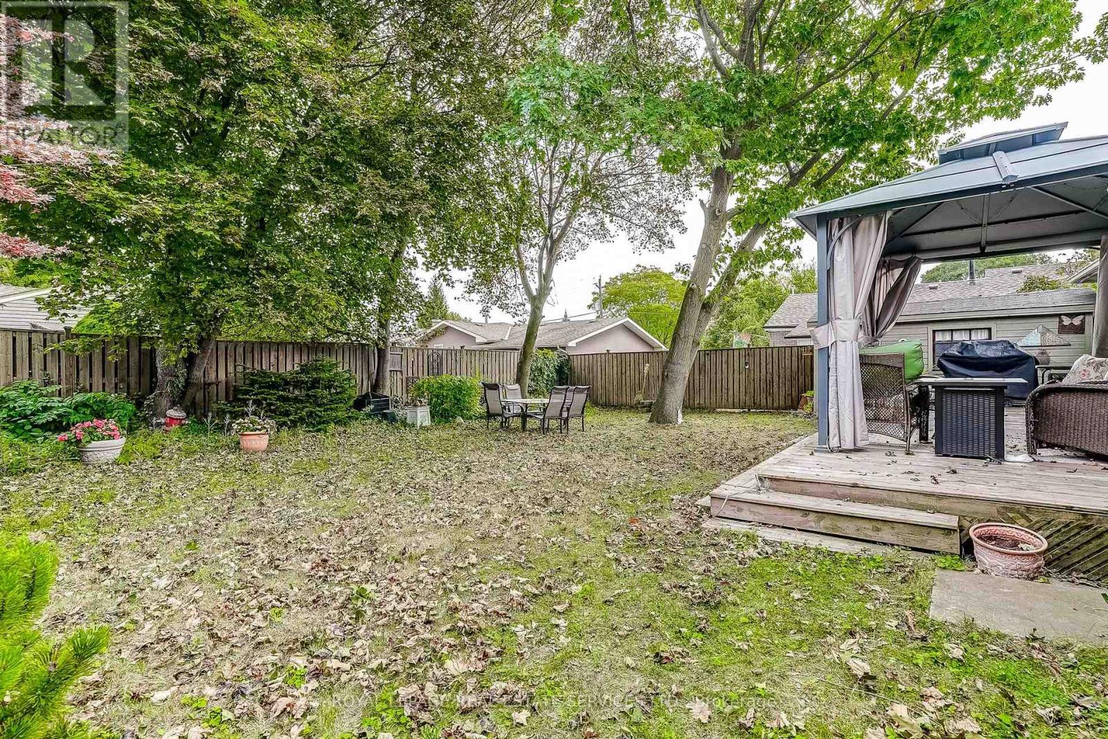 BACKYARD DECK & GAZEBO - 27 Sora Drive, Mississauga, ON