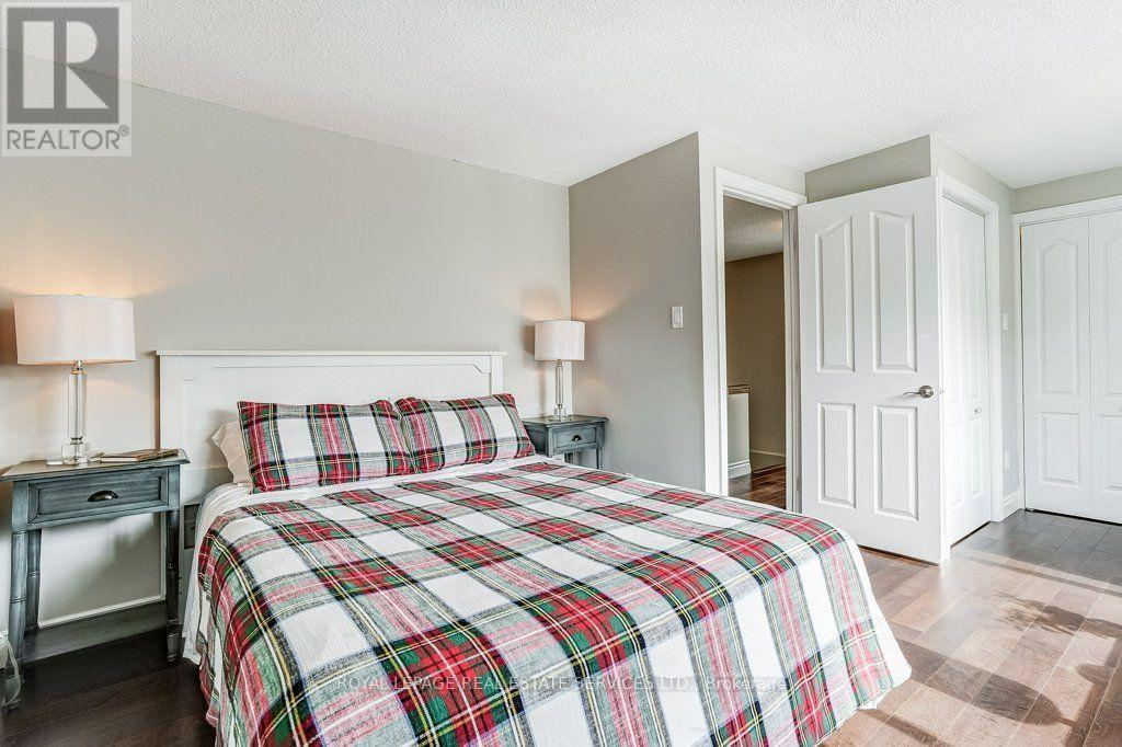 Primary bedroom. - 1770 Hyde Mill Crescent, Mississauga, ON