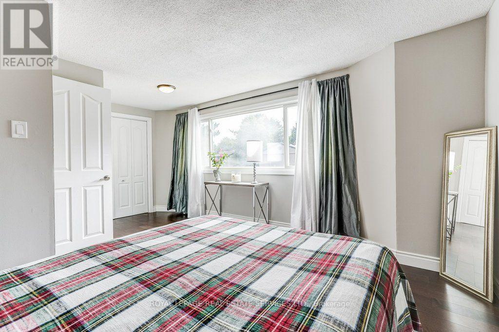 Large Window. - 1770 Hyde Mill Crescent, Mississauga, ON
