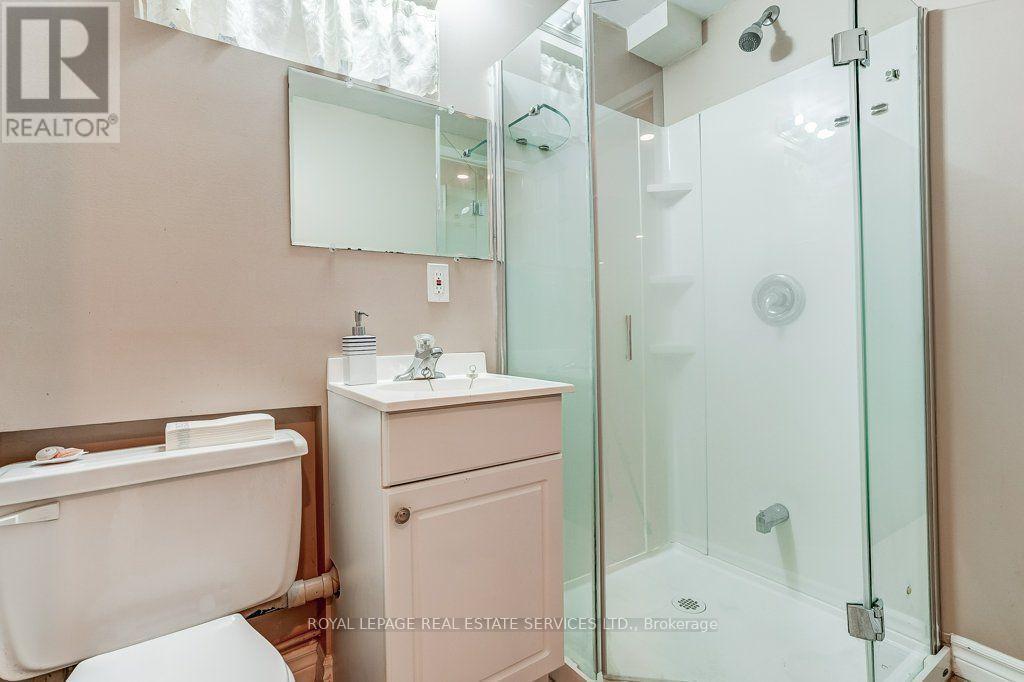 3pc bathroom in basement. - 1770 Hyde Mill Crescent, Mississauga, ON