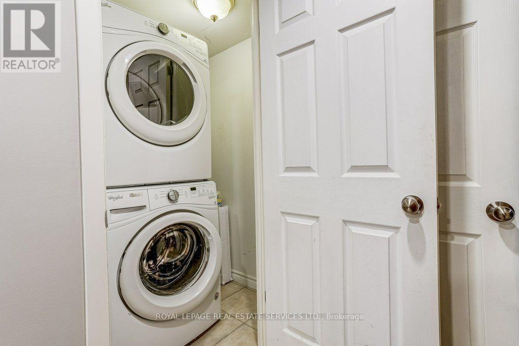 Lower level laundry. - 1770 Hyde Mill Crescent, Mississauga, ON