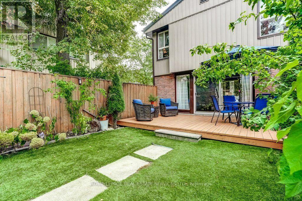 Surrounded by plants and flowers. - 1770 Hyde Mill Crescent, Mississauga, ON
